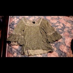 Green flower elbow length shirt